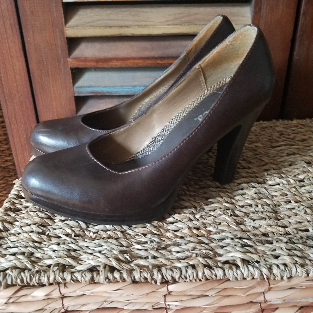 Brown heels